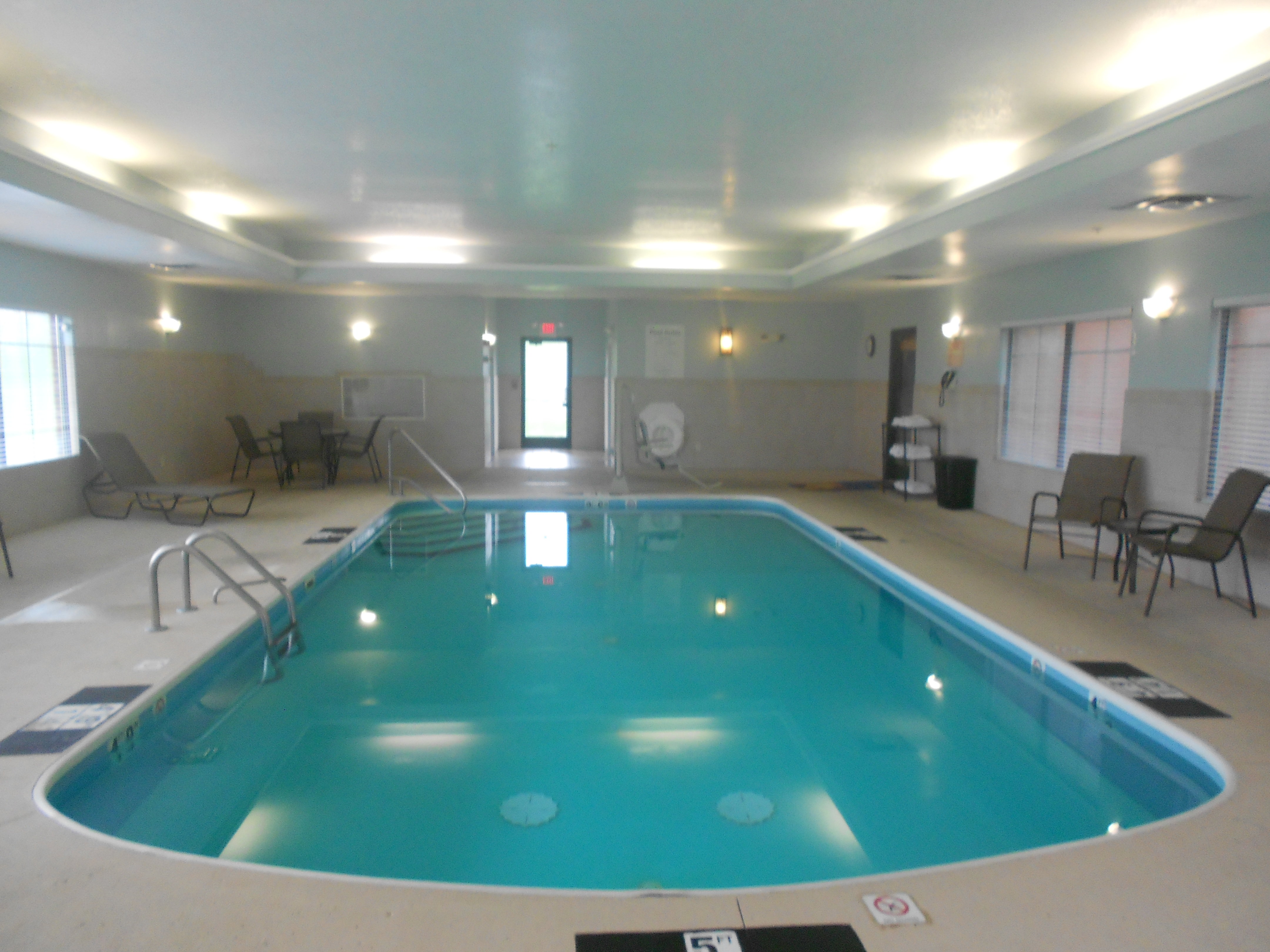 Holiday Inn Express Hotel And Suites Lancaster 39/72