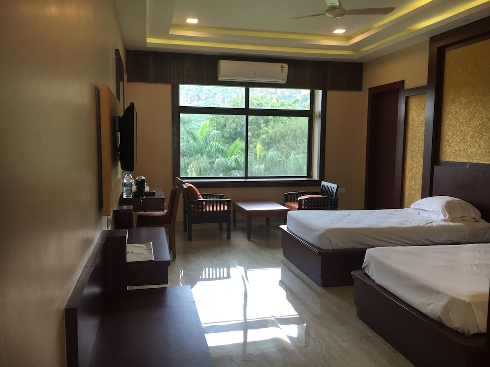 INDO HOKKE HOTEL 8/50