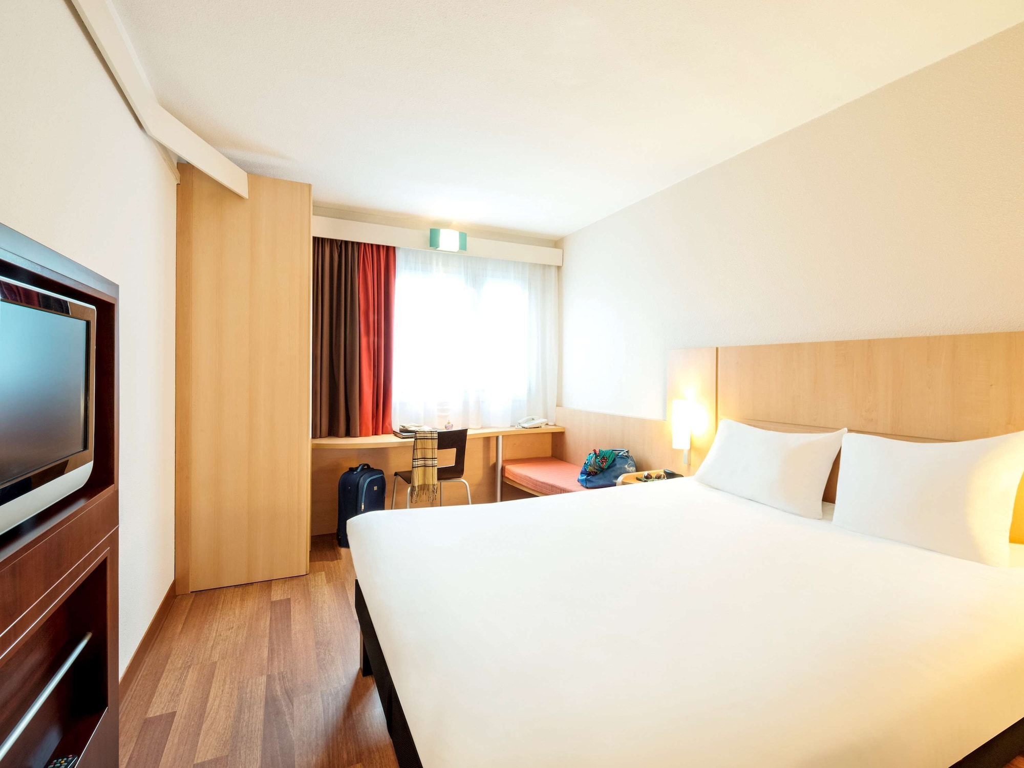 KAI, DOUBLE BED