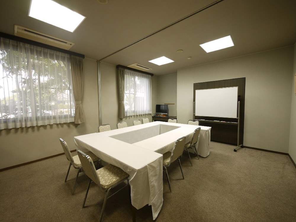 HOTEL ROUTE INN COURT MATSUMOTO INTER 28/32