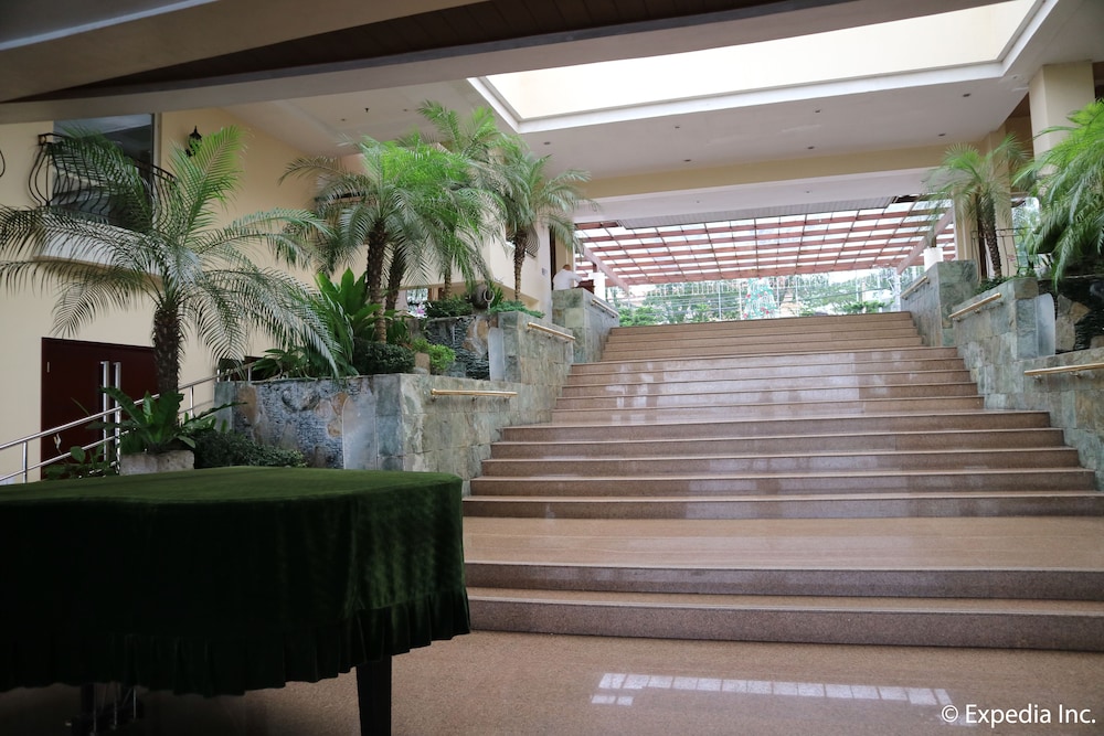 The Lake Hotel Tagaytay 6/44
