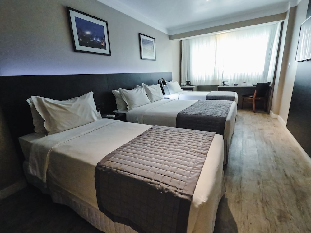 Hotel Santa Inn 26/67