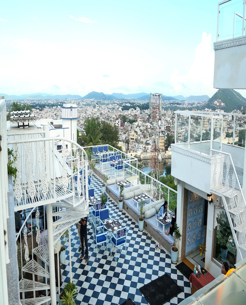 Hotel Darbargarh Udaipur 6/50
