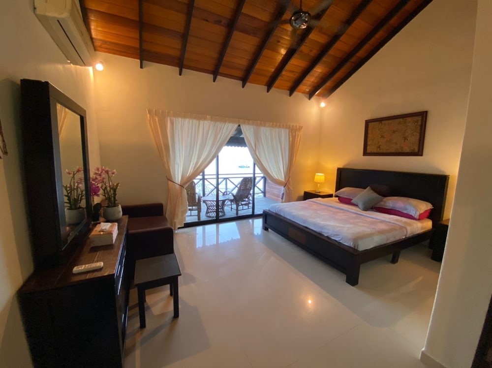 Minang Cove Resort & Spa 7/30