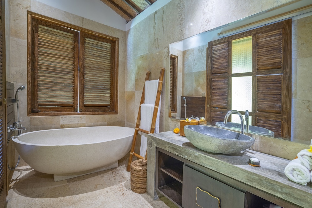 Menzel Ubud 78/79