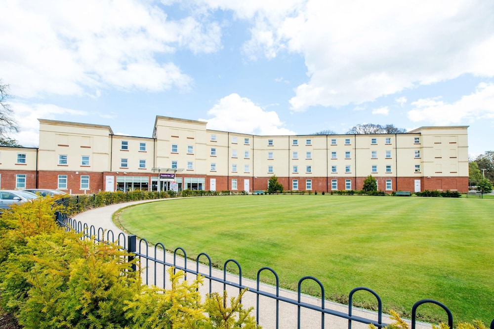 Premier Inn Stoke/Trentham Gardens 40/49