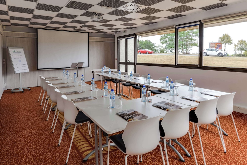 Brit Hotel Rennes Cesson - Le Floreal 55/66