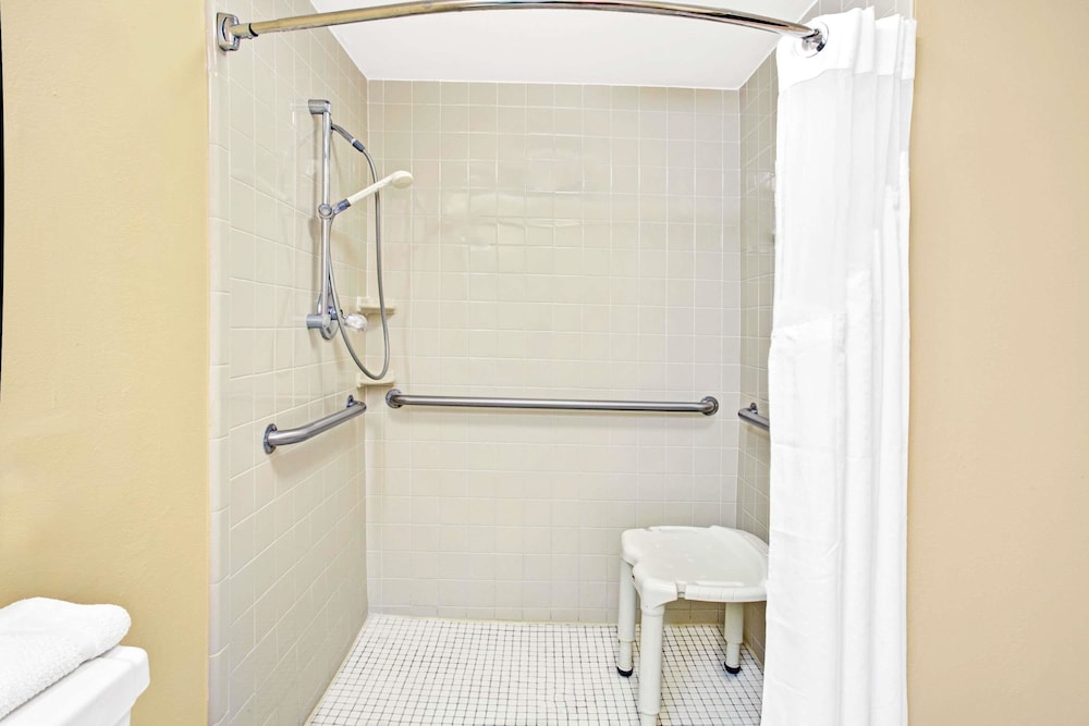 Super 8 By Wyndham Kissimmee/Maingate/Orlando Area 13/28
