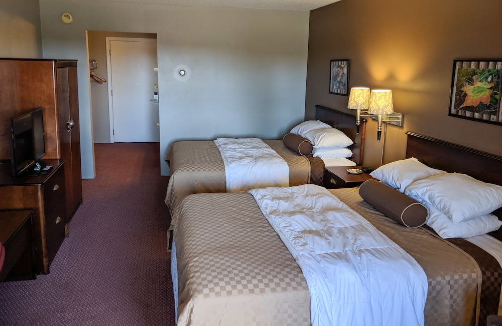 Cedar Hill Lodge 18/64