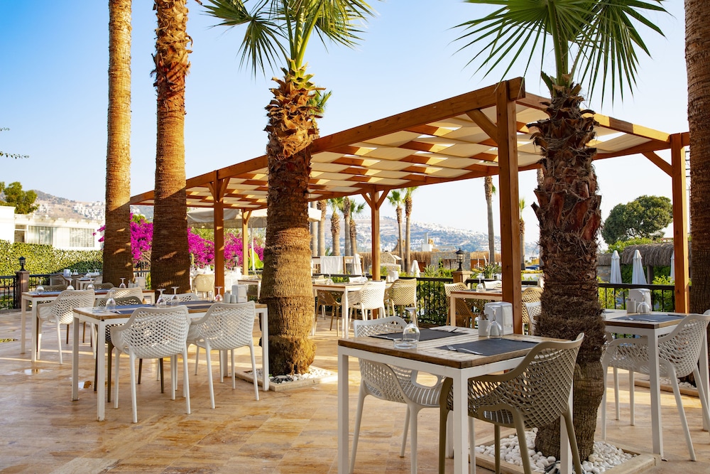 Vita Bella Resort Spa 56/63