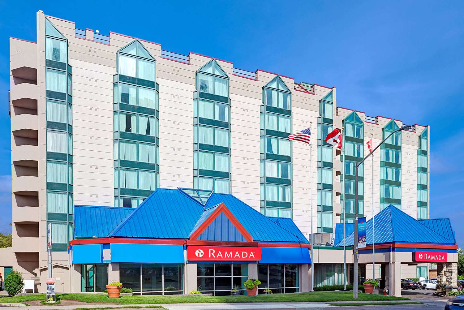 Ramada by Wyndham Niagara Falls/Fallsview 2/11