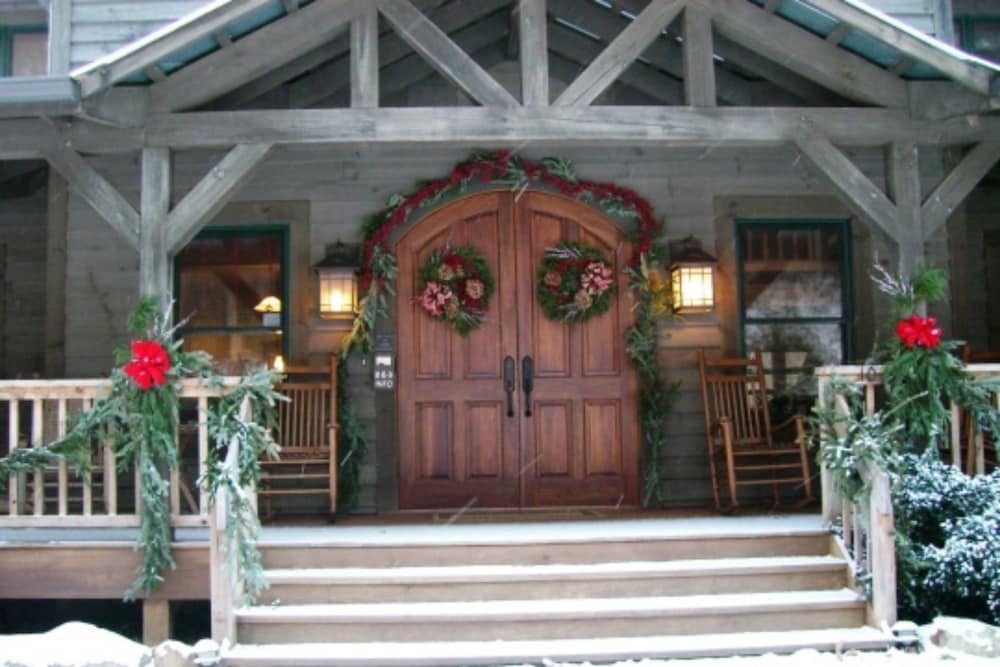Bent Creek Lodge Bed &amp; Breakfast 11/50