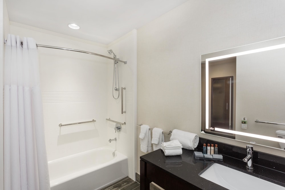 Wingate By Wyndham Miami Airport 12/37