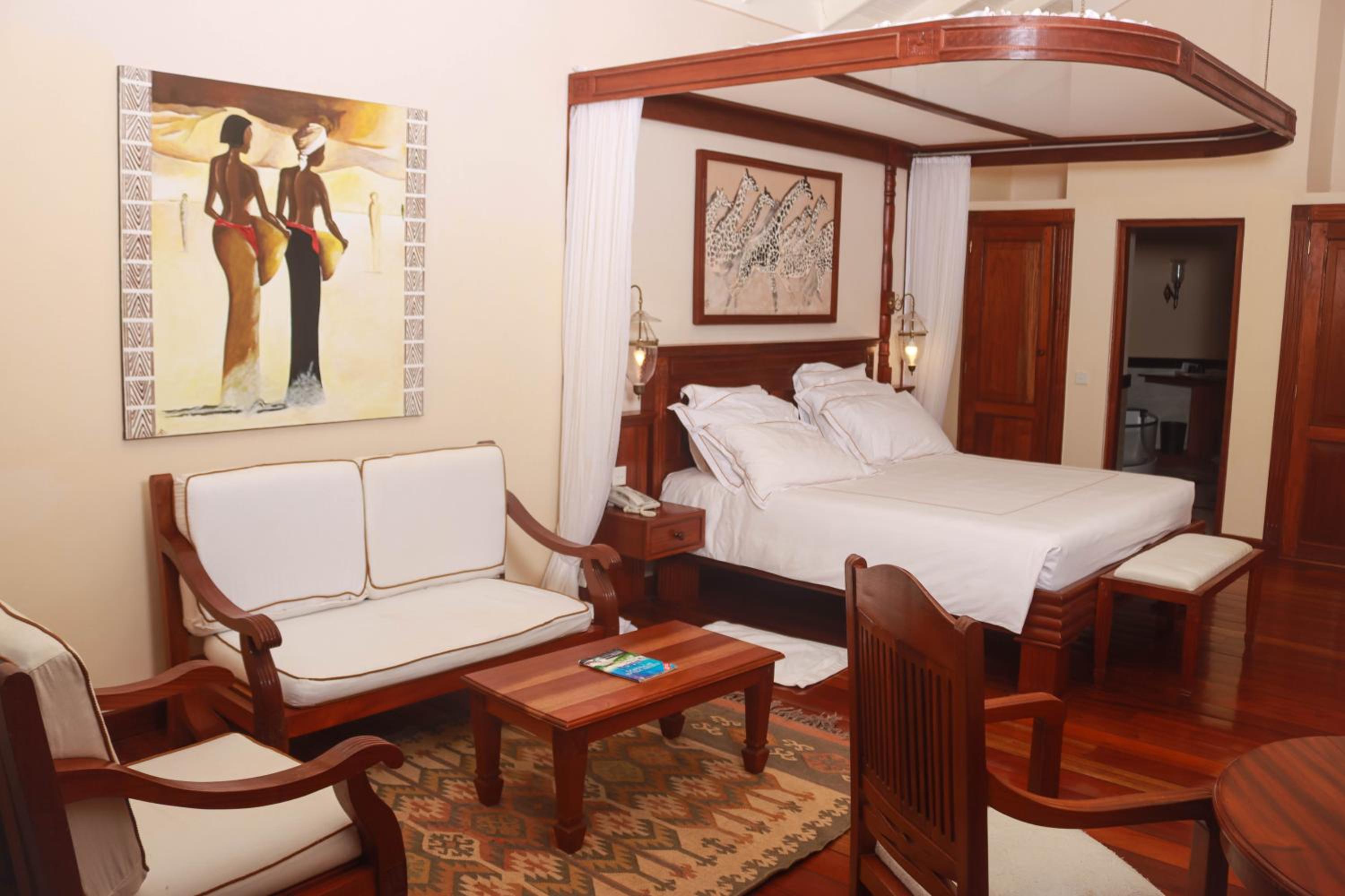 Suite, Ocean Beach Resort & Spa 5/6