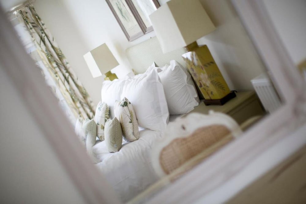 Grays Boutique B&B 50/50