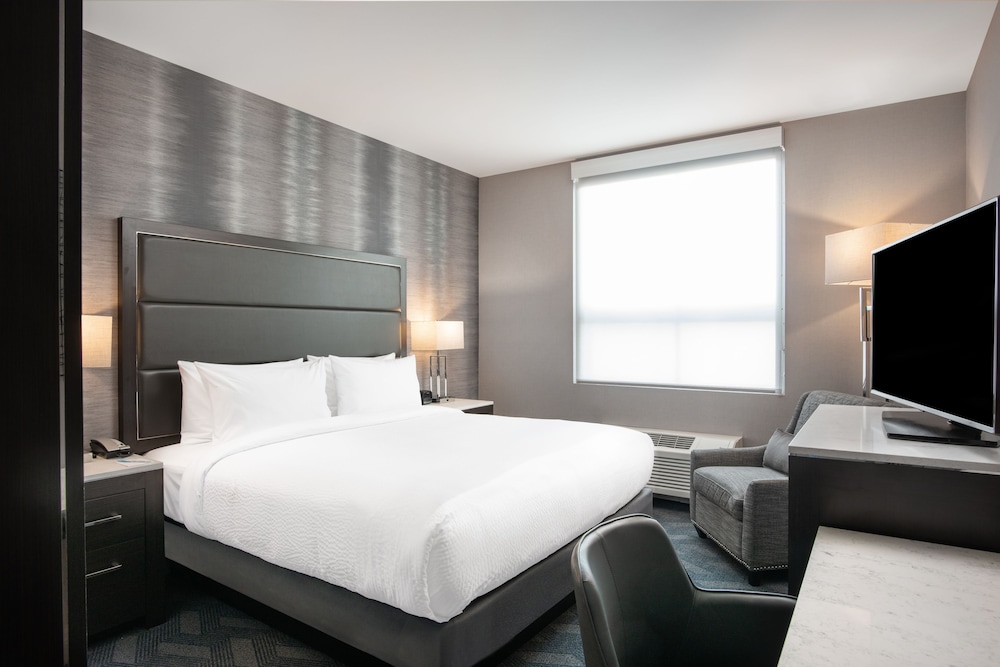 Holiday Inn Express Boston South Quincy 6/53