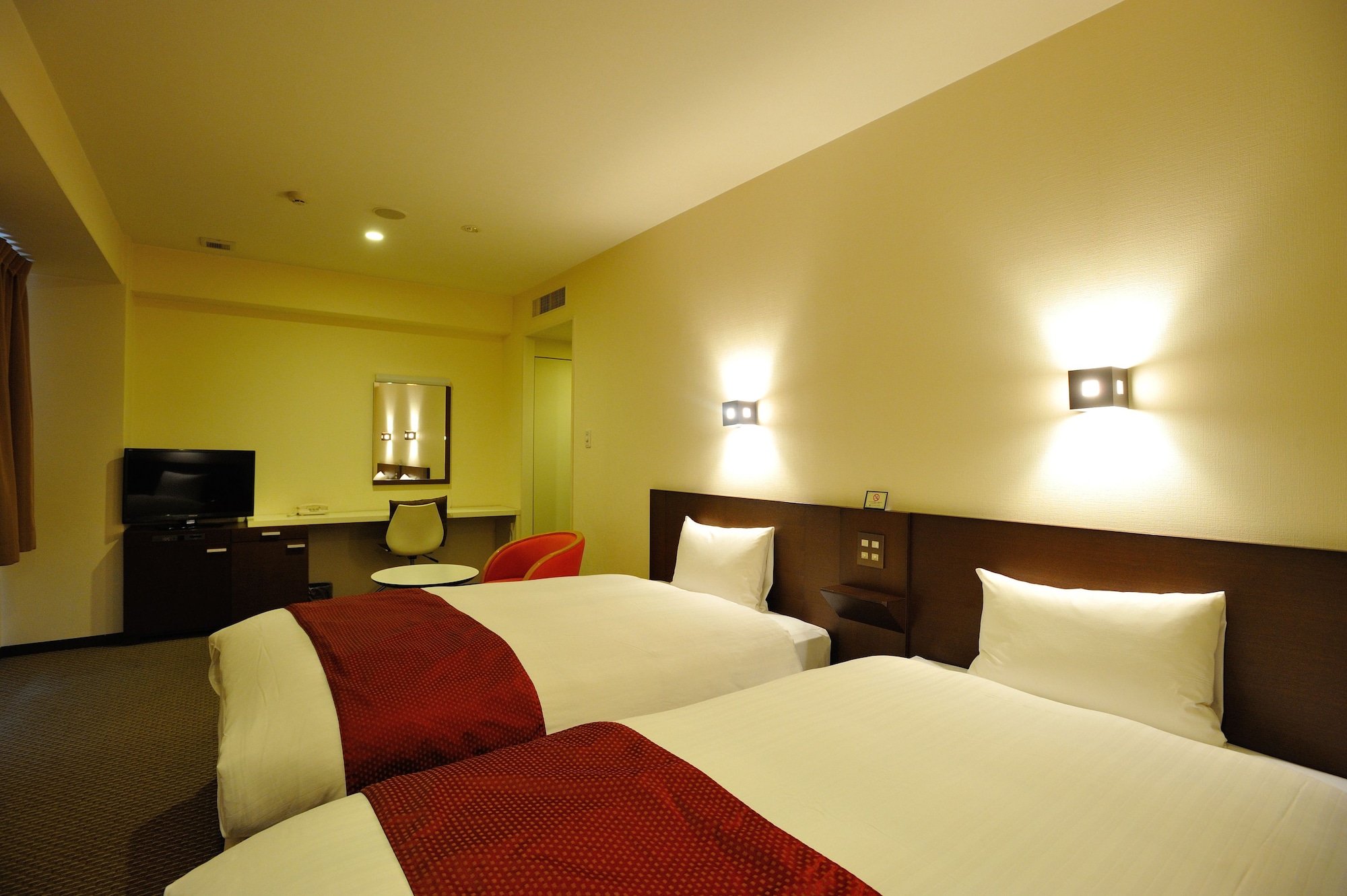 ROOM, TWIN BEDS, SMOKING