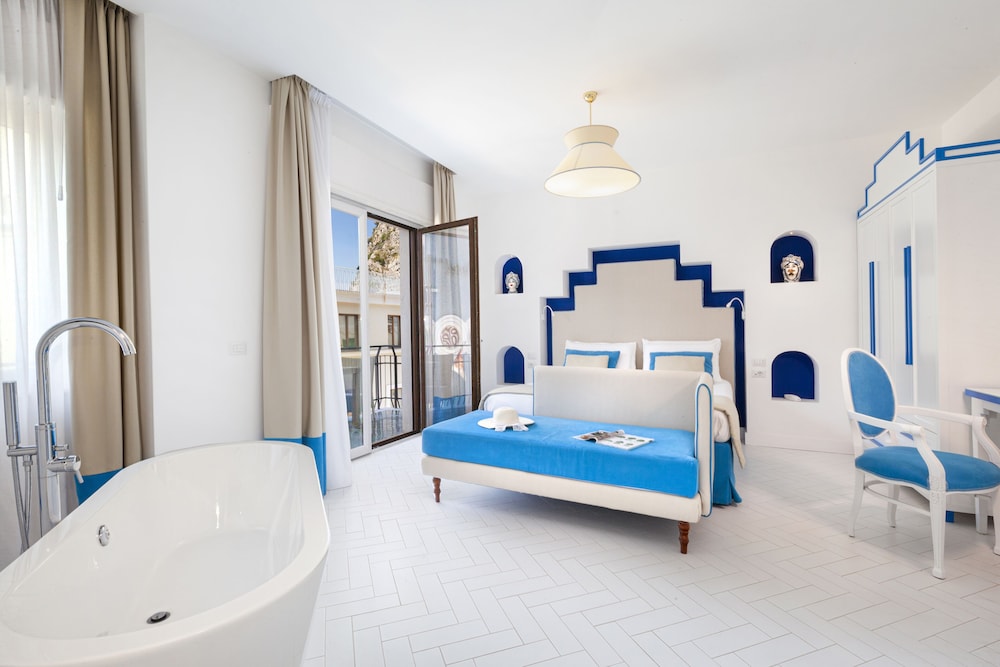 Alimuri Bay Resort 38/61
