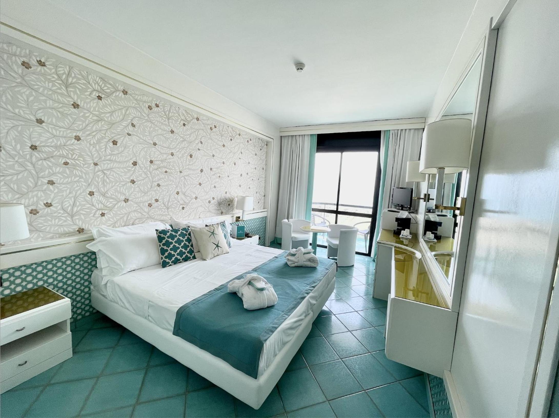 Executive, Double or Twin Bed, Sea View