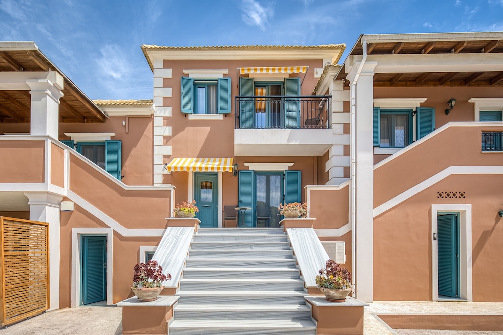 Armeno Resort 3/49