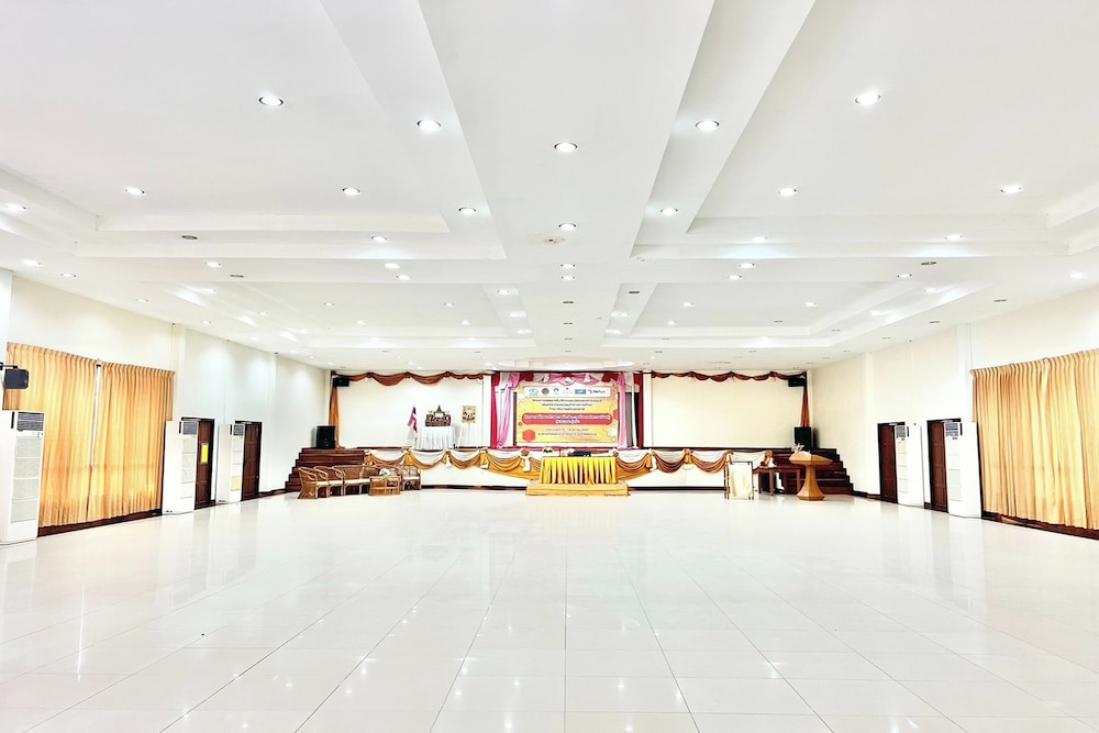 Fahluang Resort 10/50