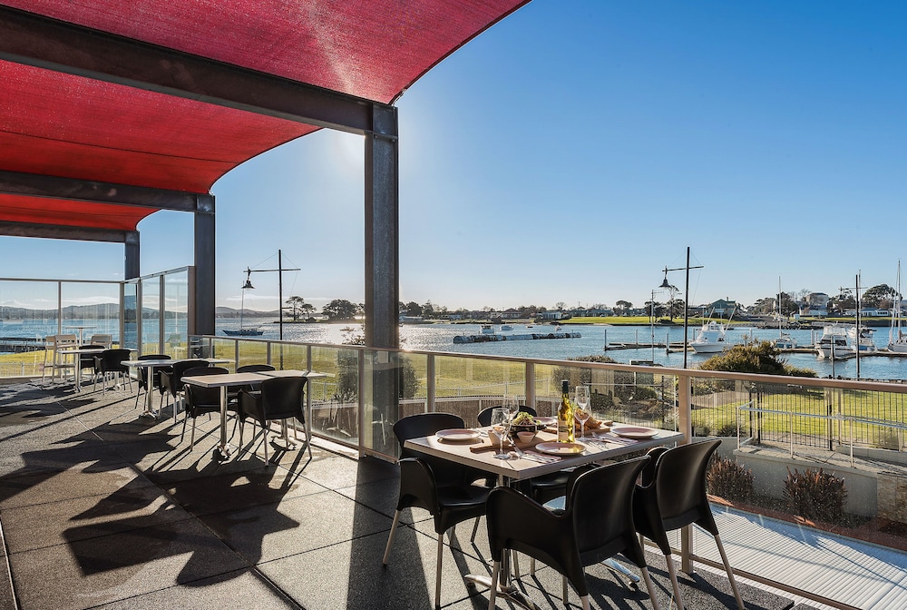York Cove Hotel 43/59