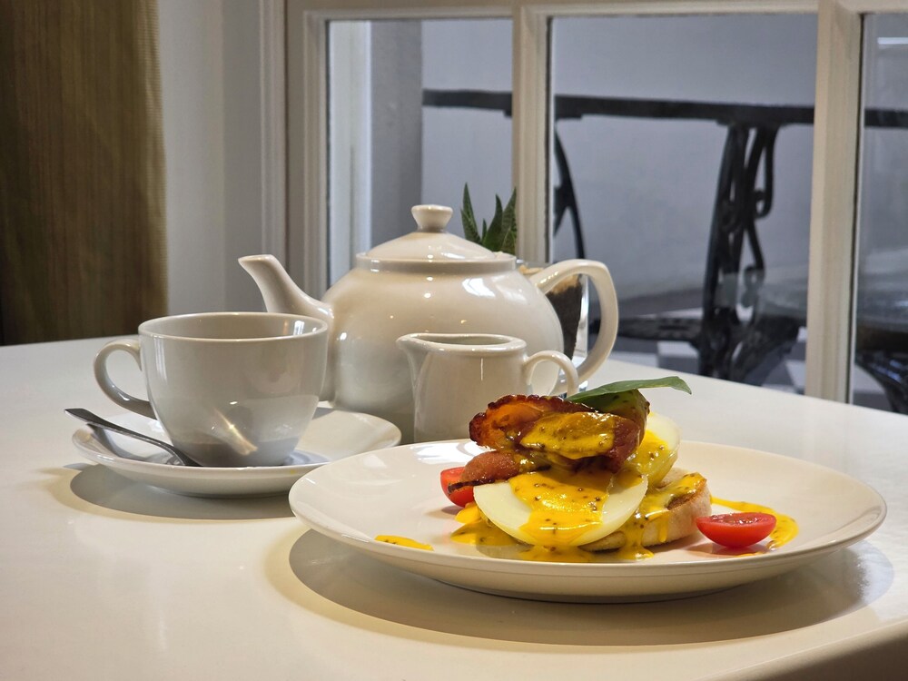 Three Boutique Hotel 66/79