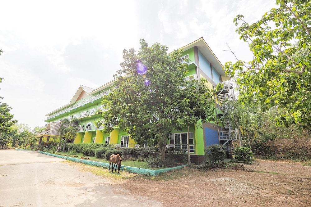 Saensukkho Hotel & Resort 13/65