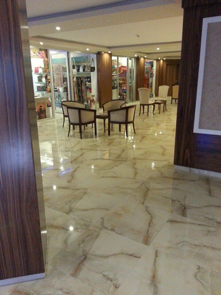 Lavinia Apart Hotel 38/66