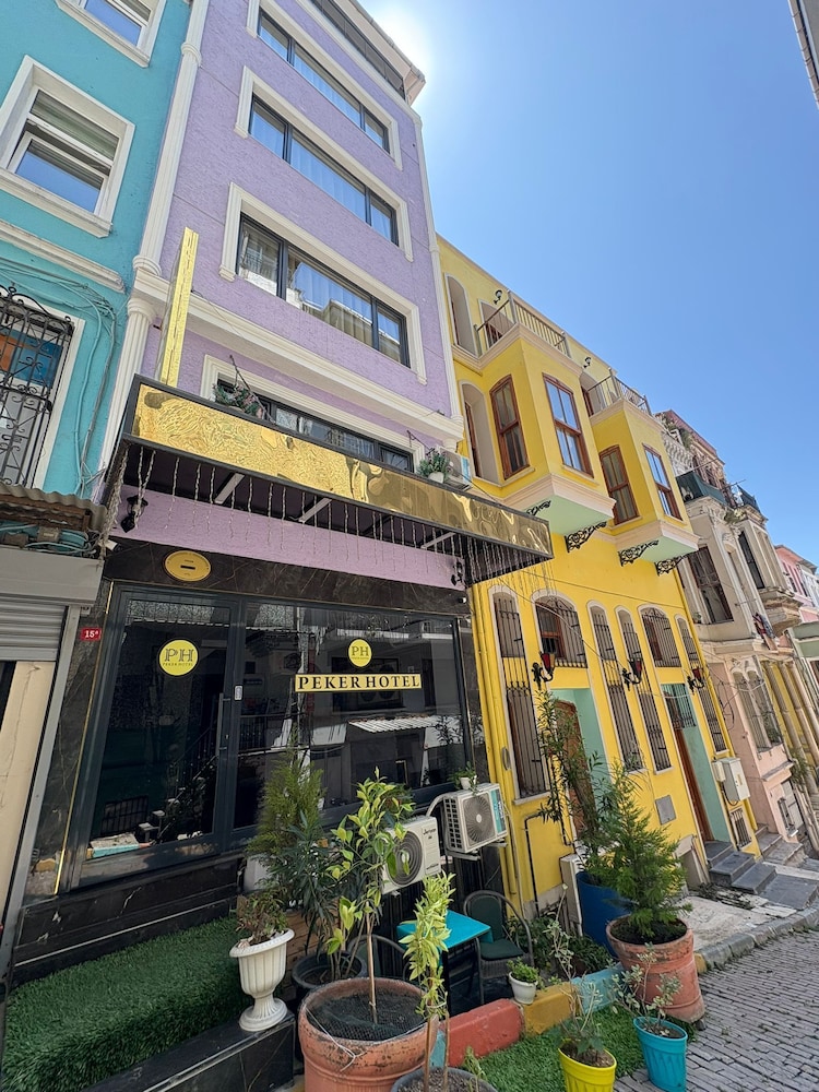 Peker Hotel 3/50