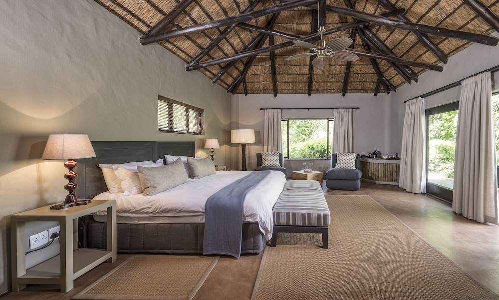 Kariega Game Reserve Main Lodge 11/50