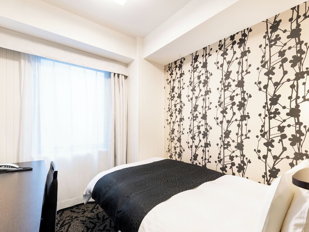 Apa Hotel Shintomicho-Ekimae 20/60