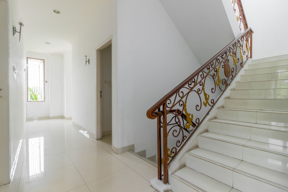 Reddoorz Permata Sari Karawaci 19/32