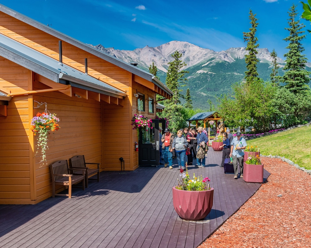 Denali Bluffs Hotel 5/68