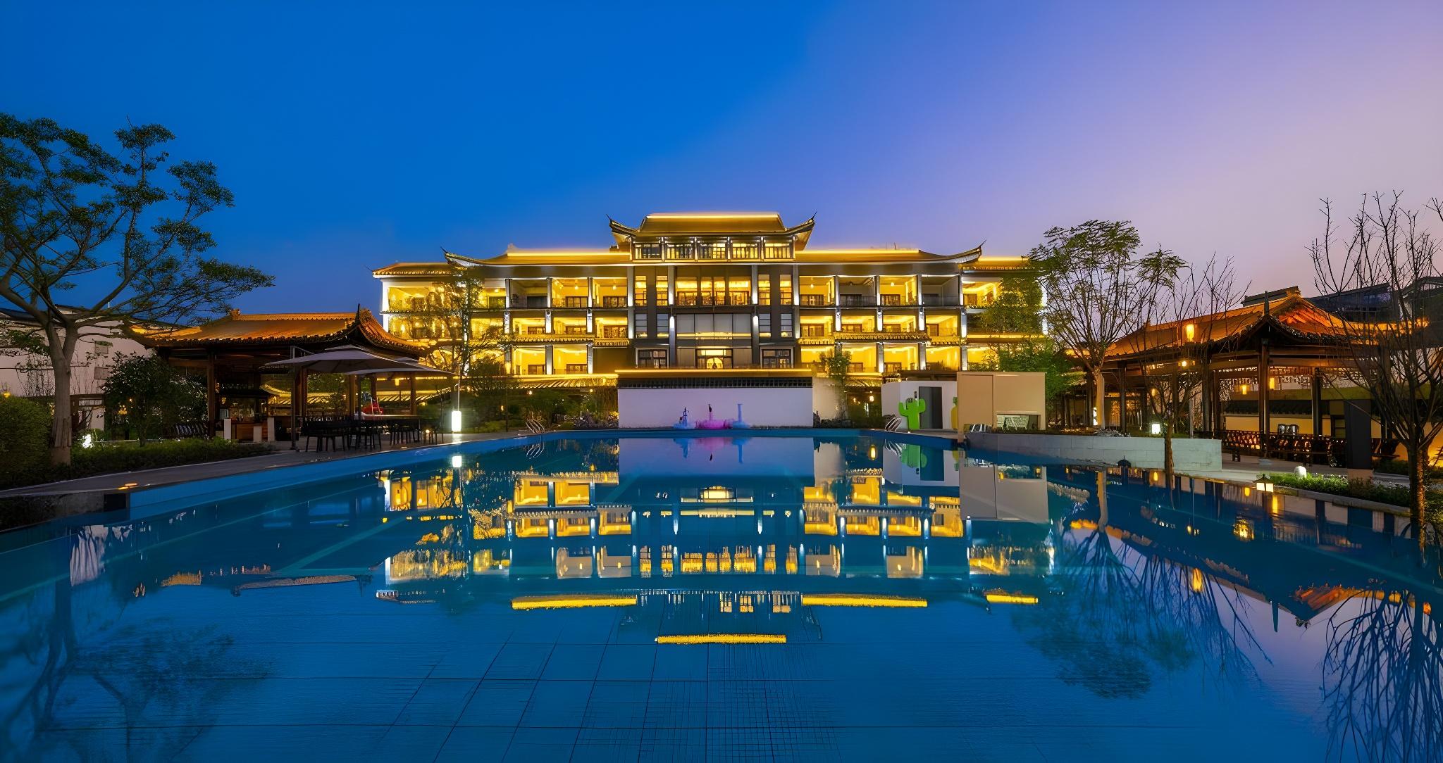 Nine View Lake Fondney Hot Spring Hotel in MEIZHOU