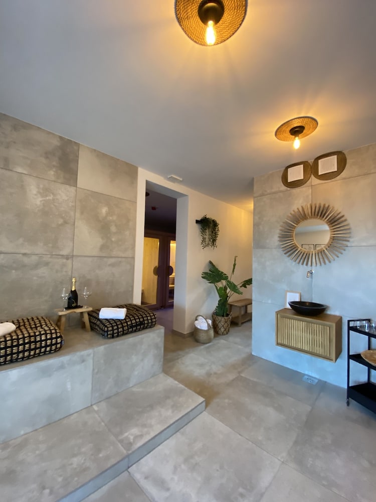 Lobby at SIBON Wine & Spa Resort, Ljutomer