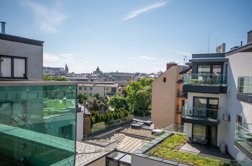 InPoint Smart Apartments 65/73