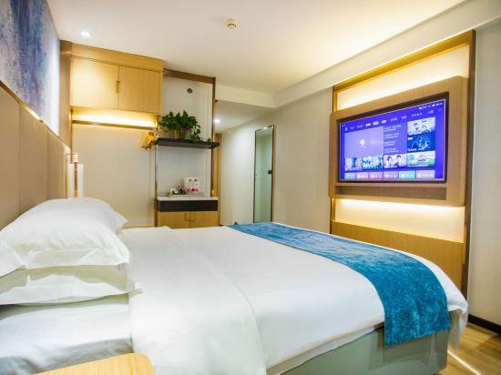Guest Room, Queen Bed