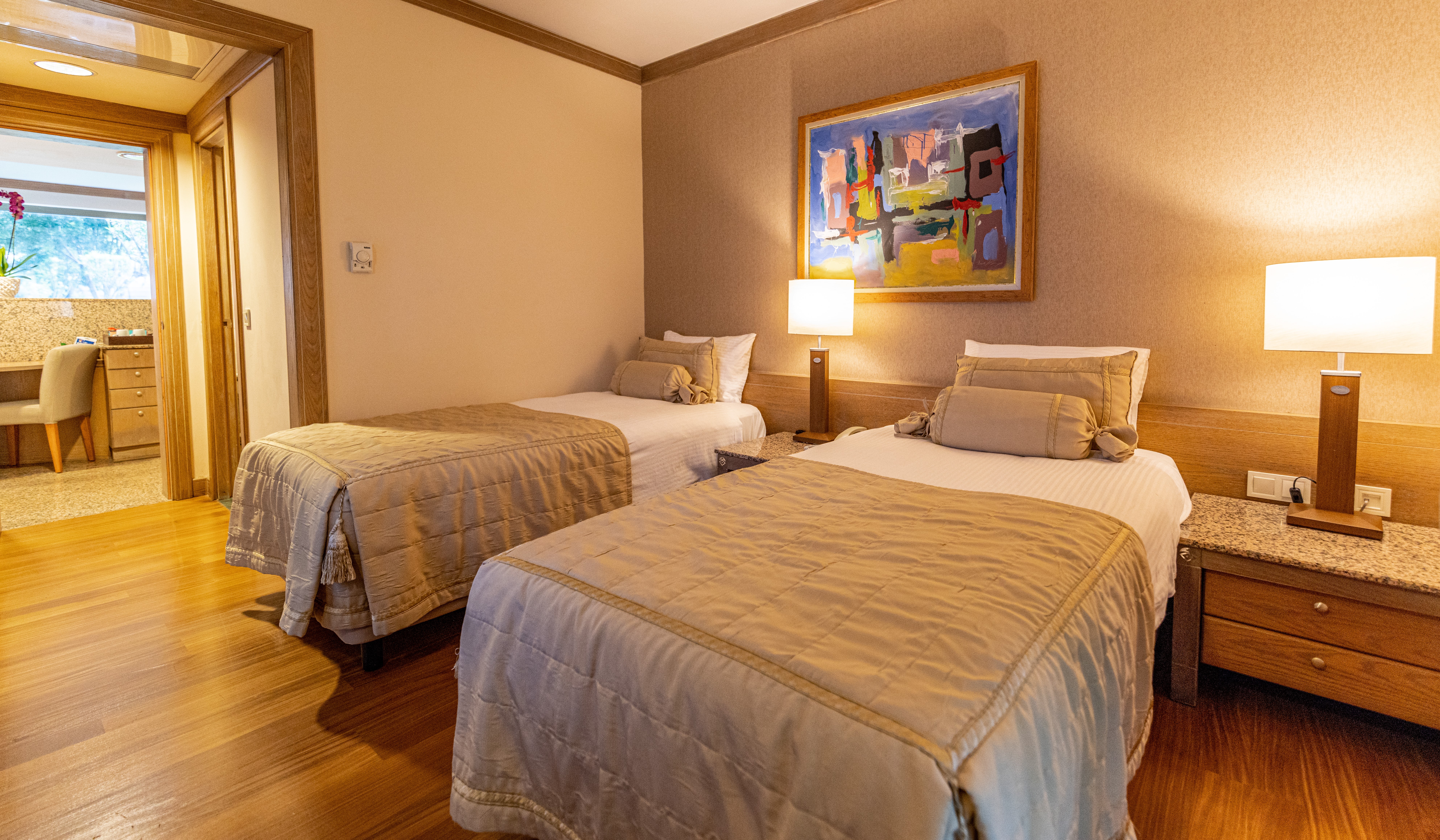 SELECT VILLA