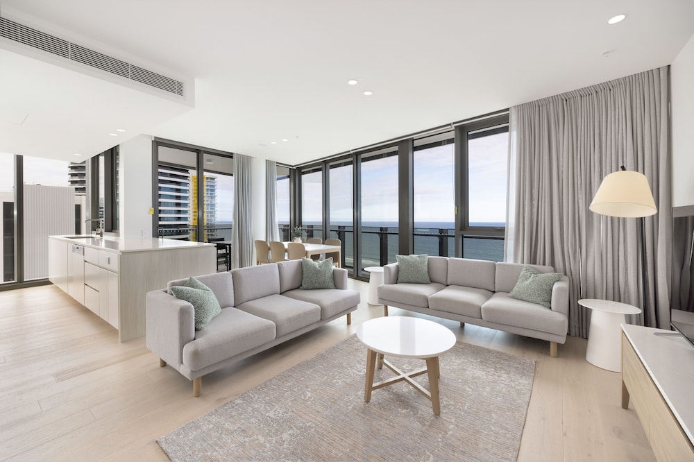 ULTIQA Signature at Broadbeach 33/50