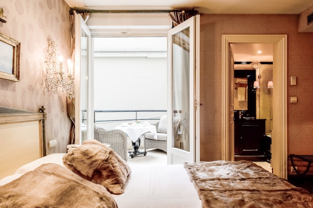 Hotel Chateaubriand 15/48