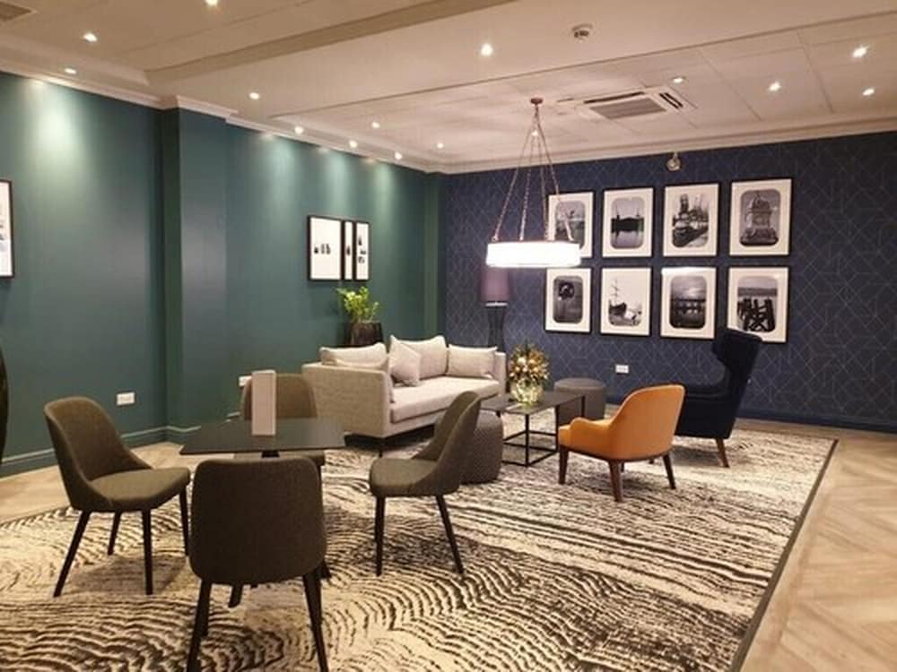 Mercure Cardiff North Hotel 26/50