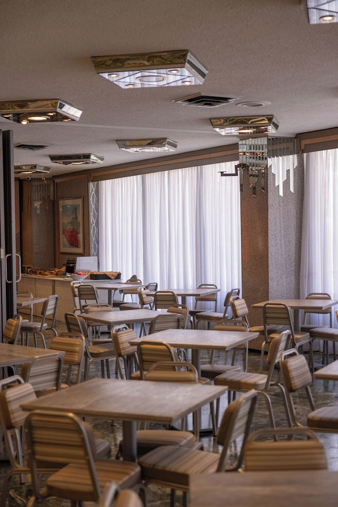 Xenophon Hotel 62/77