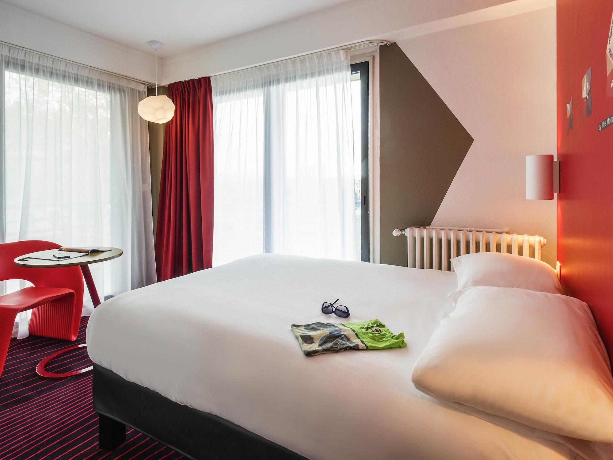 غرفة قياسية بسريرين منفصلين بشرفة، Ibis Styles Rouen Centre Cathedrale 6/10