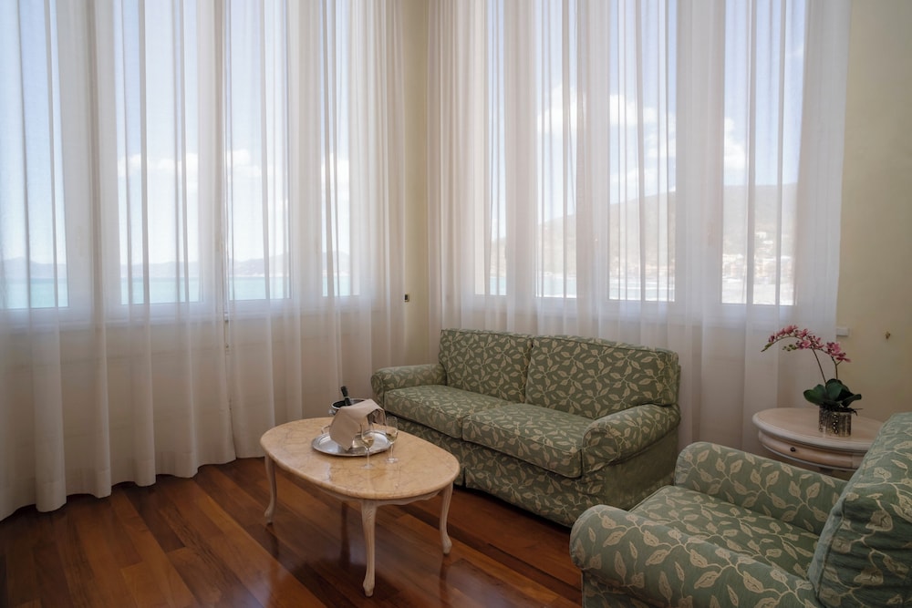 Suite Nettuno 38/60