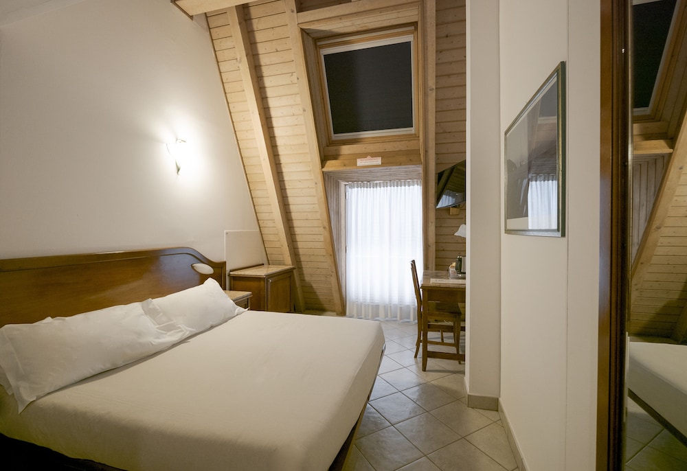 Hotel Ungheria Varese 1946 10/50