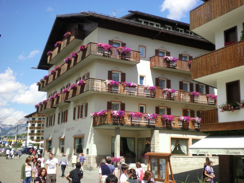 Aquila photo1