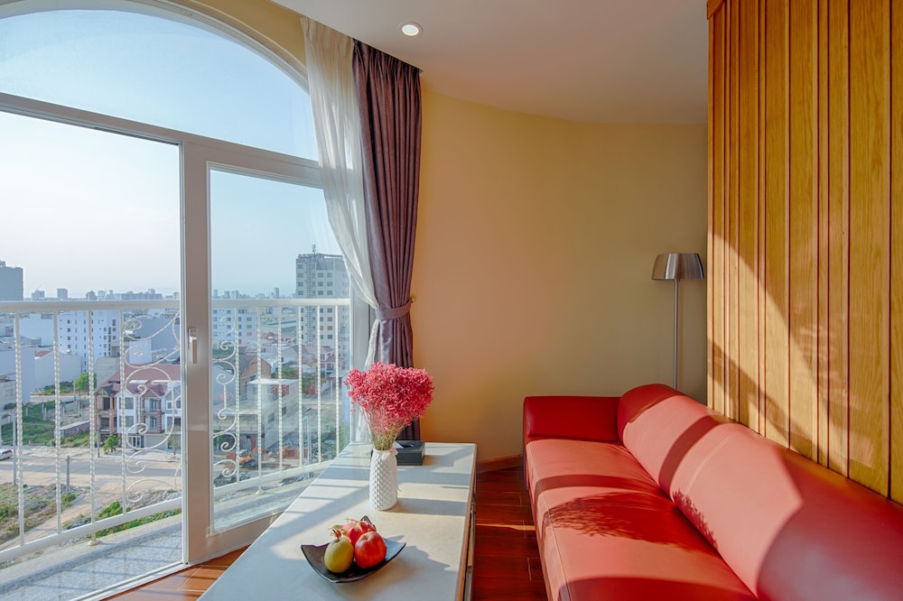 Sea Queen Hotel 33/50