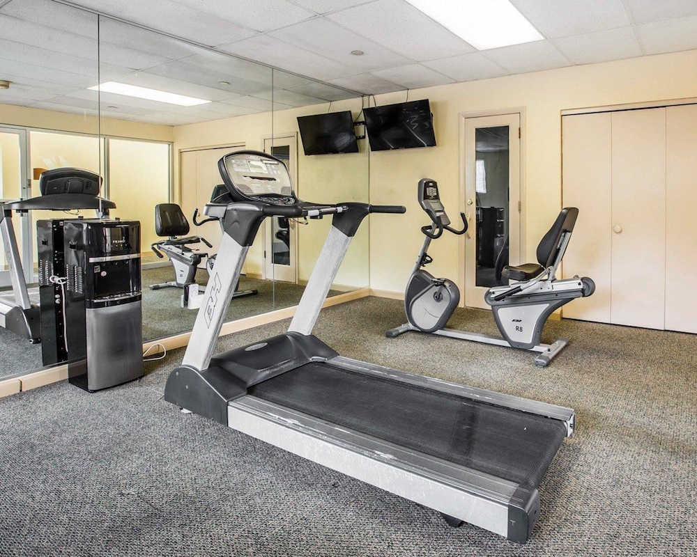 Quality Inn and Suites Greensboro High Point 22/44