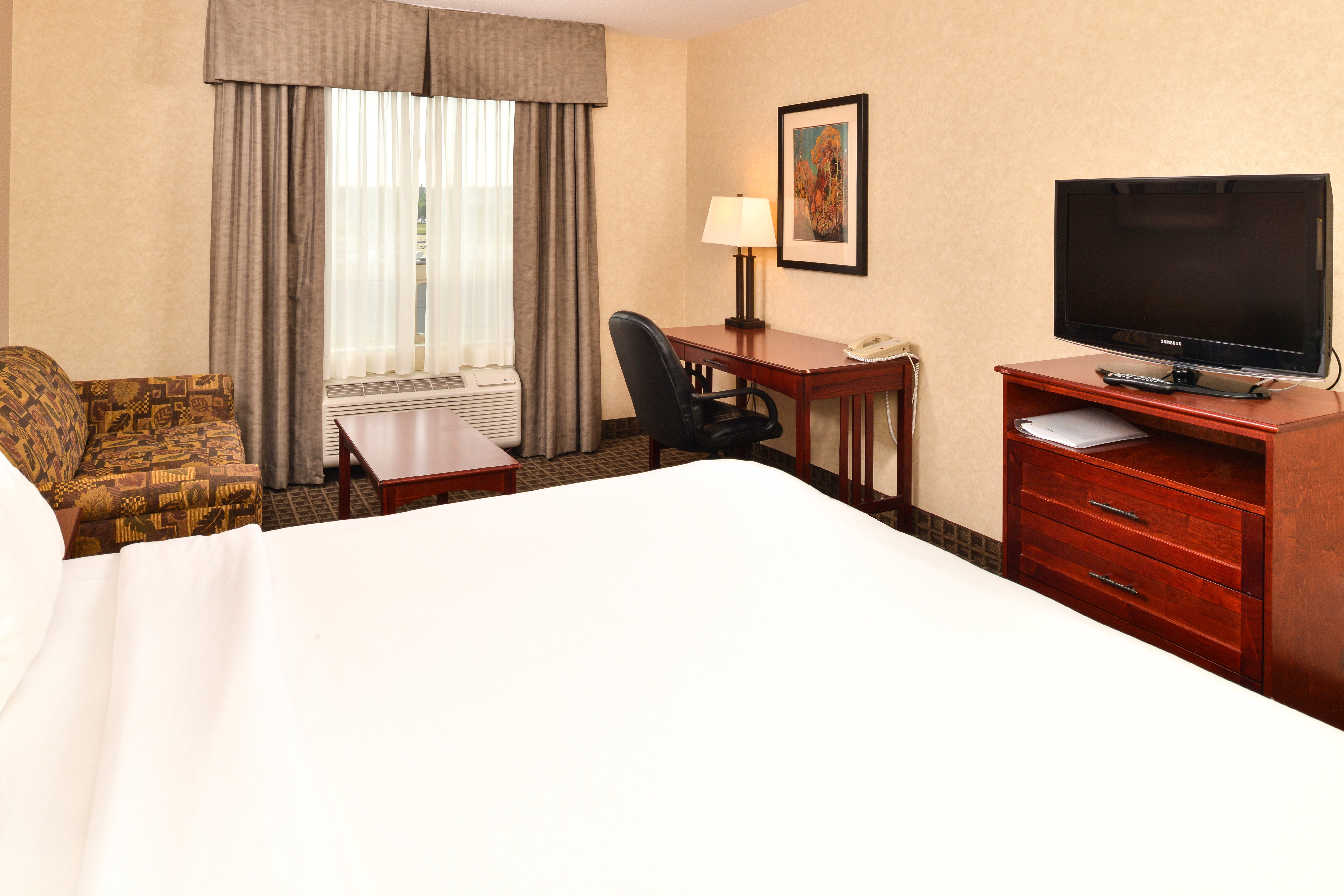 Holiday Inn Express And Suites Edmonton North 49/75
